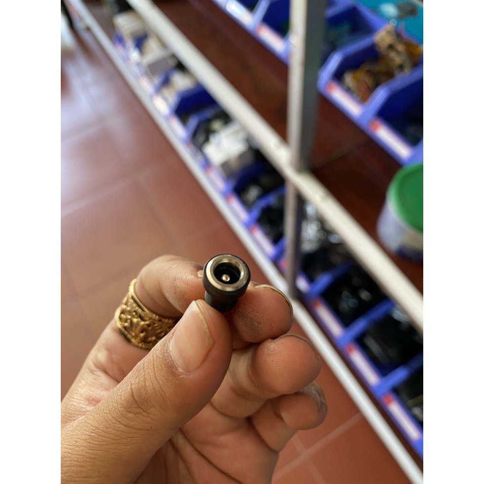 Jack sạc DC, jack cái 5.5*2.1mm, lỗ khoan 10mm, có nắp đậy.