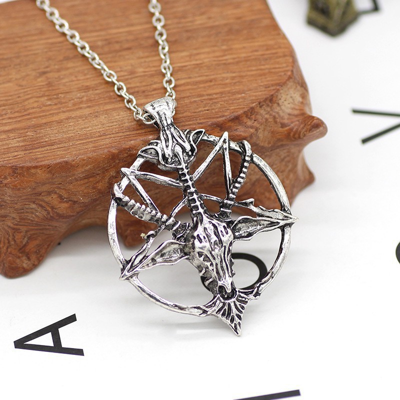 Dây chuyền hình mặt dê Baphomet