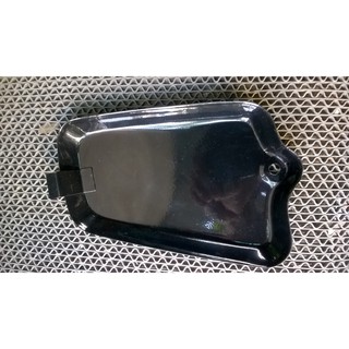 nắp cốp (nắp hộp bên bình ắc quy) honda 67