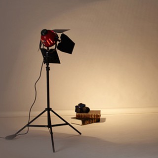 Đèn trợ sáng/tạo hiệu ứng sáng chuyên dụng cho studio