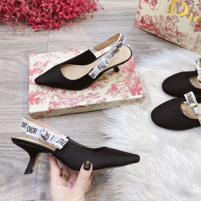 ♥️ Sandal bít mũi, vải gai xịn xò, fullbox + túi giấy + hoá đơn( video và 4 ảnh cuối là shop tự chụp)