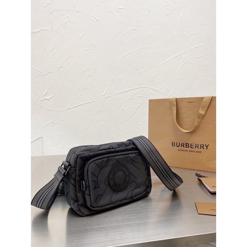 Túi đeo chéo BURBERRY cao cấp 2021