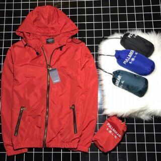 Áo khoác dù cặp pull&bear thời trang