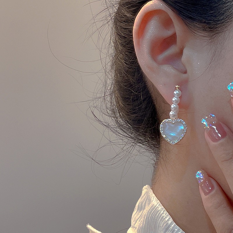 Bông Tai Hình Trái Tim Đính Đá Phong Cách Hàn Quốc