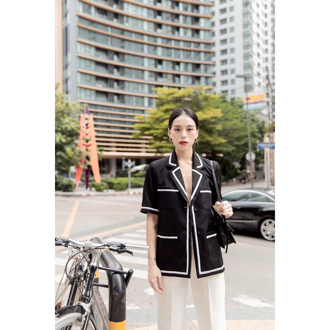 Áo blazer nữ Doris Maiimer đen ngắn tay