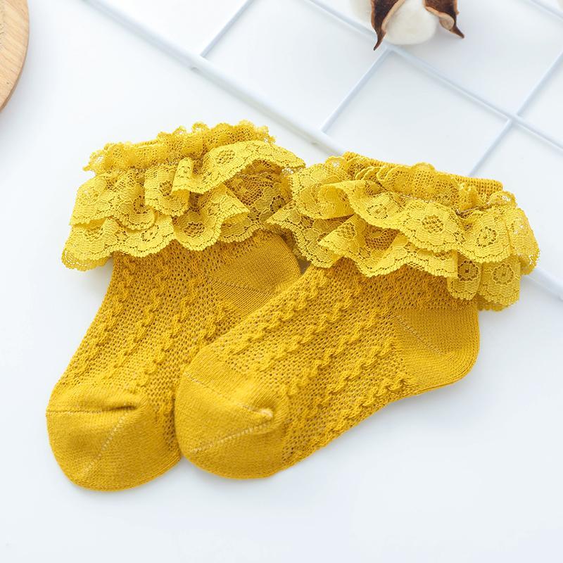 Vớ ren cho trẻ mới sinh