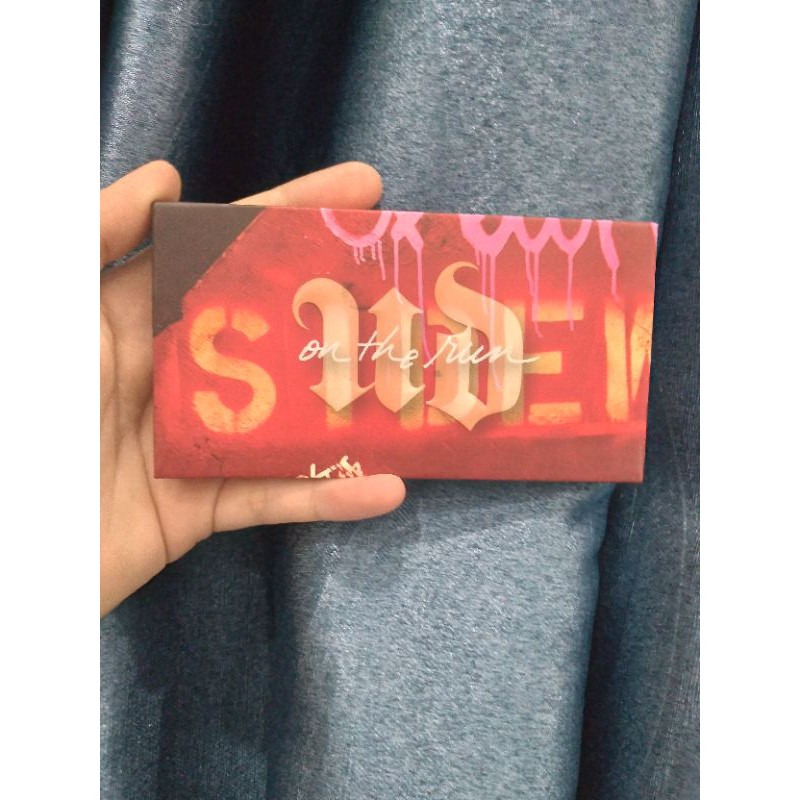 Bảng phấn mắt Urban Decay on the run