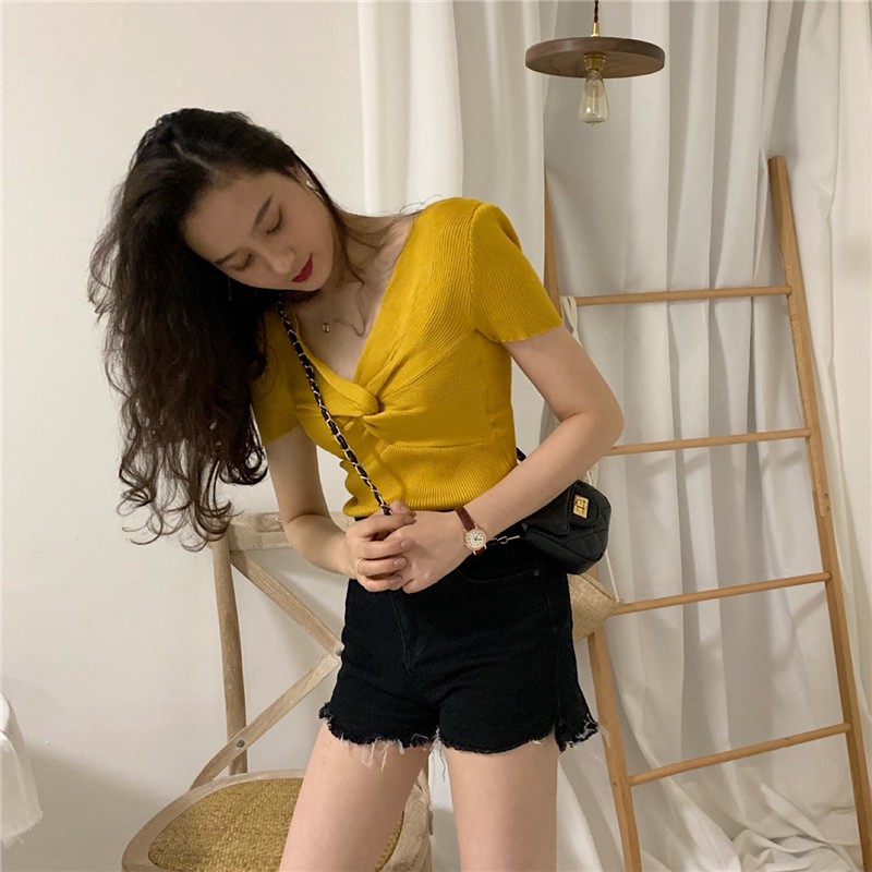 SUXI Áo Croptop Dệt Kim Tay Ngắn Cổ Chữ V Thiết Kế Ôm Sát Tôn Dáng