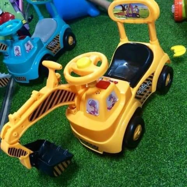 Xe cẩu cho bé . Cần cẩu di chuyển được ạ