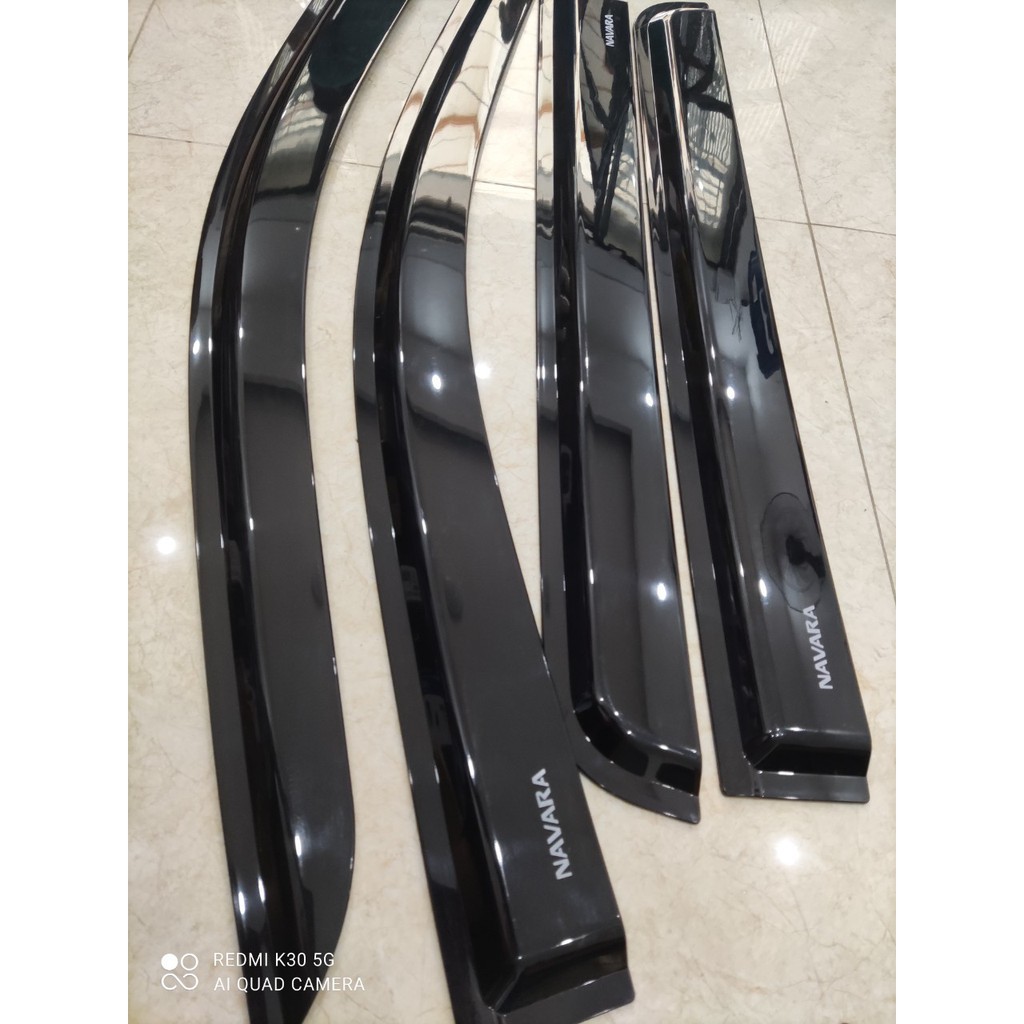 Vè mưa Nissan Navara 2014 - 2021 nhựa đen hàn quốc