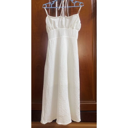 Váy trắng maxi 2 dây đi biển