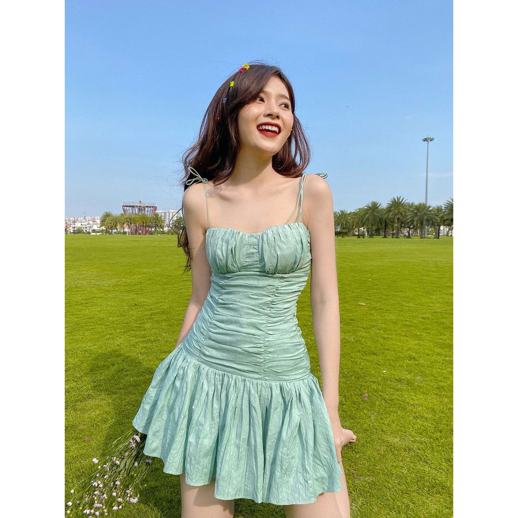 Đầm xòe hai dây xếp ly Scarles RECHIC màu xanh
