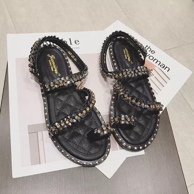 Sandal bệt xỏ ngón đá xoắn