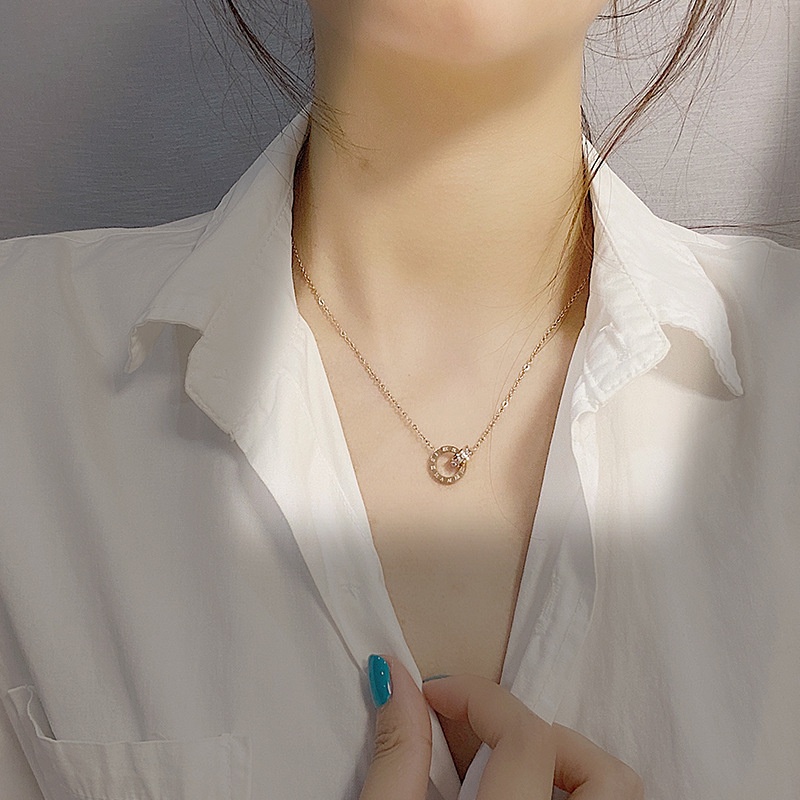 Vòng cổ Thép Titan 316 Mặt Tròn Khắc Số La Mã Đính Đá Thời Trang Cho Nữ