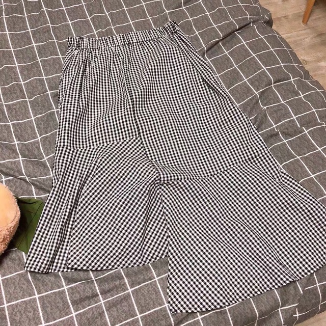 CHÂN VÁY KẺ ĐUÔI CÁ