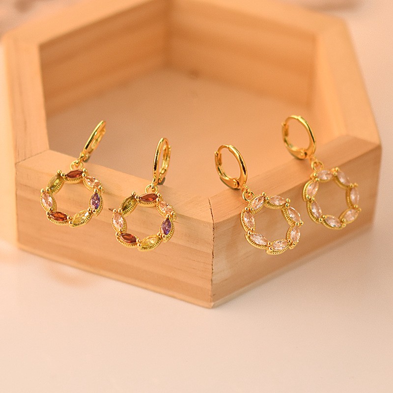 Khuyên tai đính đá thời trang dành cho nữ