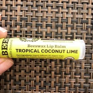 [Auth] [Organic] Son dưỡng hữu cơ nội địa Mỹ Moon Valley Organics Lip Balm | BigBuy360 - bigbuy360.vn
