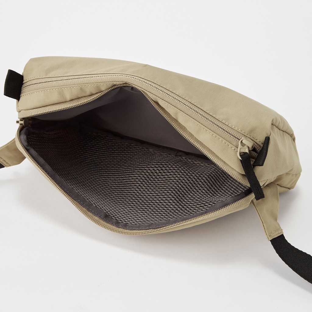 Túi đeo chéo UNIQLO CÔNG NGHỆ TÁI CHẾ chống nước, chống bẩn ❤️ (UNIQLO Nhật Chính Hãng)