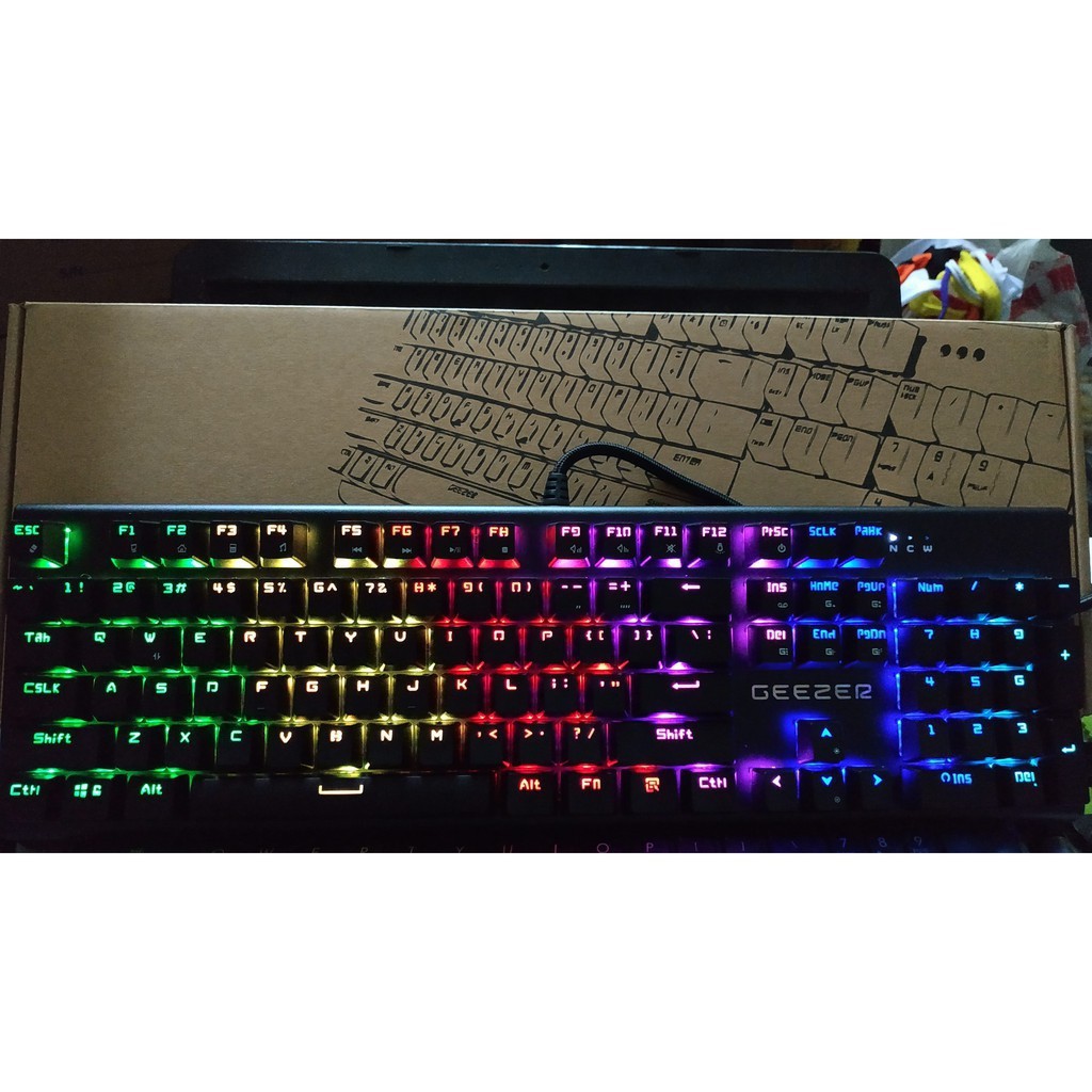 Bàn phím cơ Geezer GS2 có kê tay Led RGB Blue switch 21