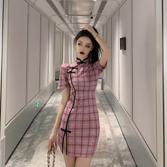Sườn xám caro viền đen (ảnh thật)