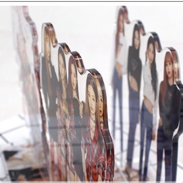 *Có-Sẵn* ẢNH STANDEE BLACKPINK JISOO TƯỢNG ACRYLIC