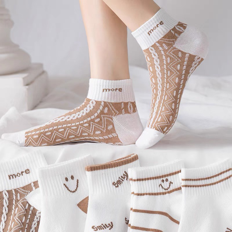 Tất nữ cổ ngắn họa tiết mặt cười smily, phong cách trẻ trung, đơn giản, chất liệu co dãn, thấm hút mồ hôi