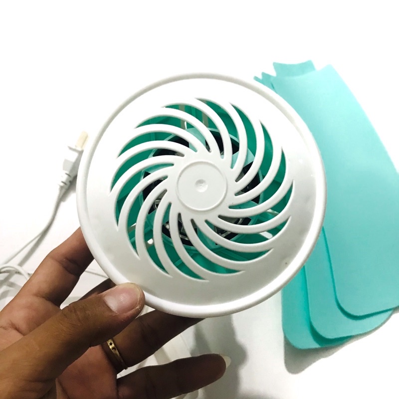 Quạt mini đuổi ruồi muỗi côn trùng, quạt treo mùng màn cho em bé