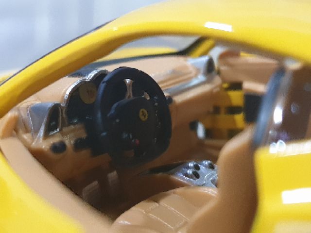 Xe Mô Hình Ferrari 458 Italia 1:24 Bburago (Vàng)