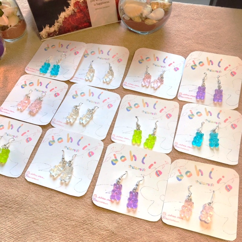 Khuyên tai gummy bear