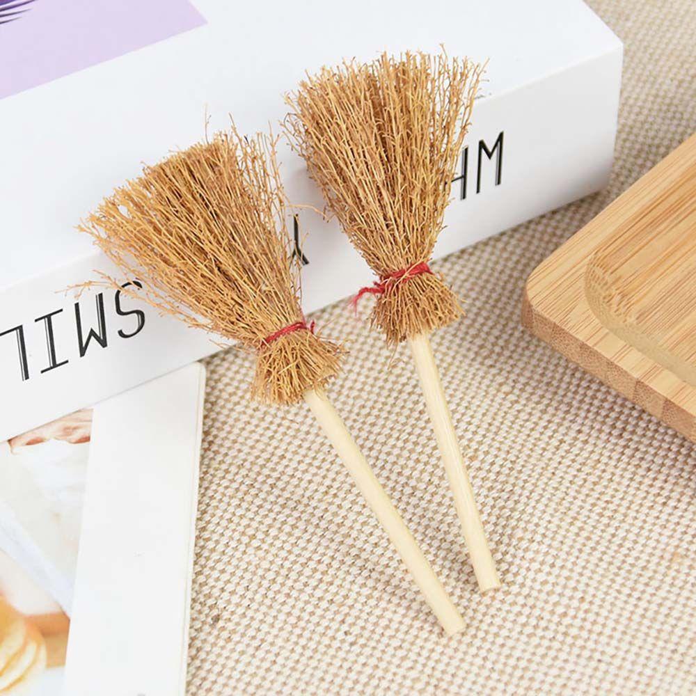 Chổi Đồ Chơi Mini Giả Rơm Bện Màu Đỏ Dùng Để Hóa Trang Phù Thủy