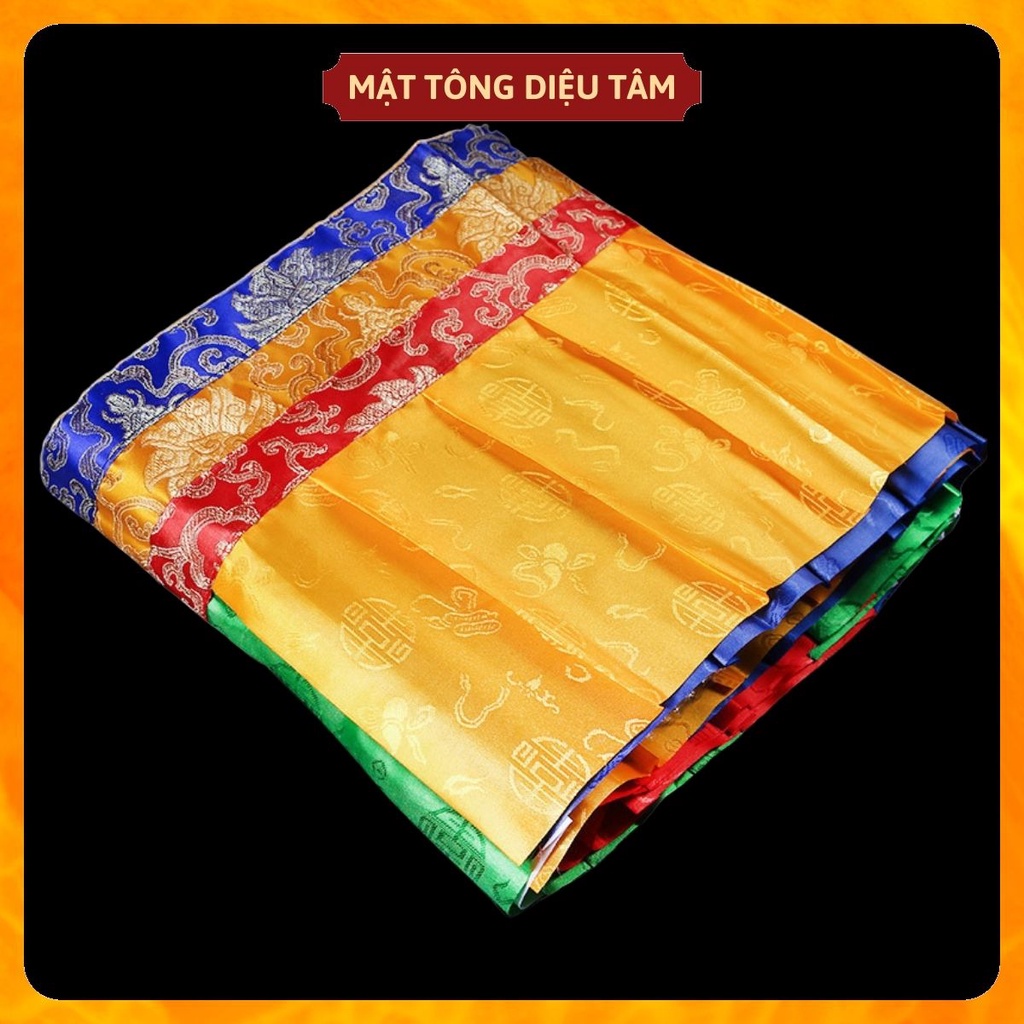 Rèm quây bàn thờ, chân tường phòng thờ trang trí màu sắc mật tông