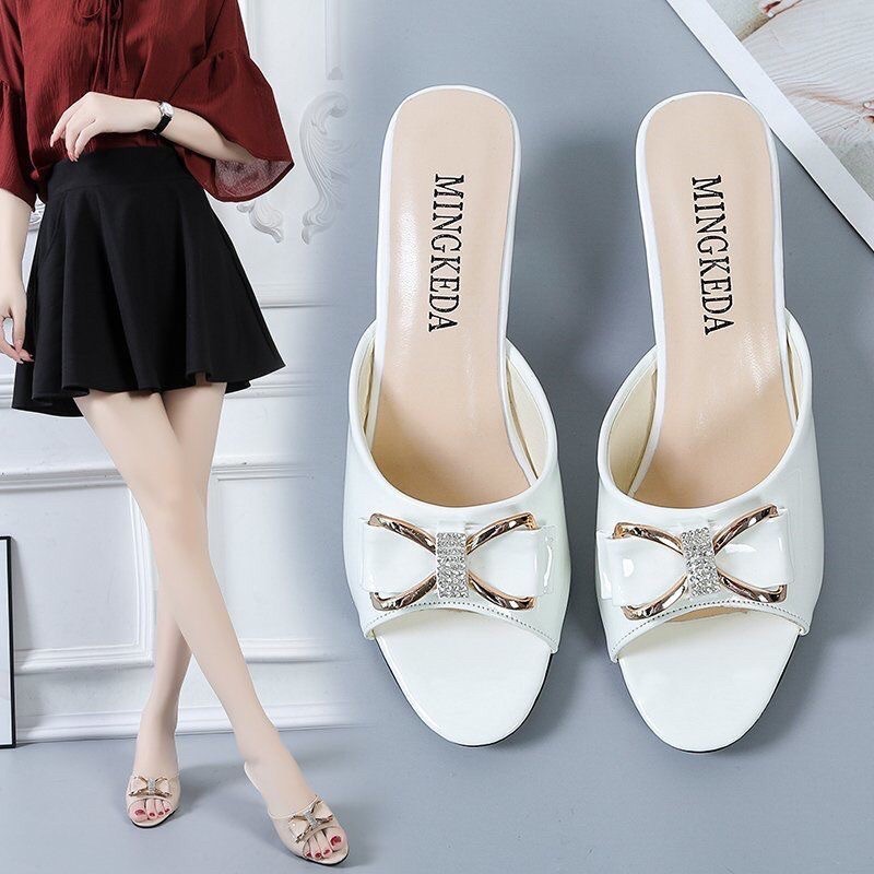 Màu đen có sẵn đủ size mGuốc big siz35 -42 hàng Quảng Châu