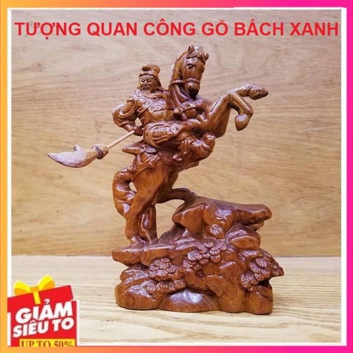 Tượng quan công cưỡi ngựa gỗ bách xanh