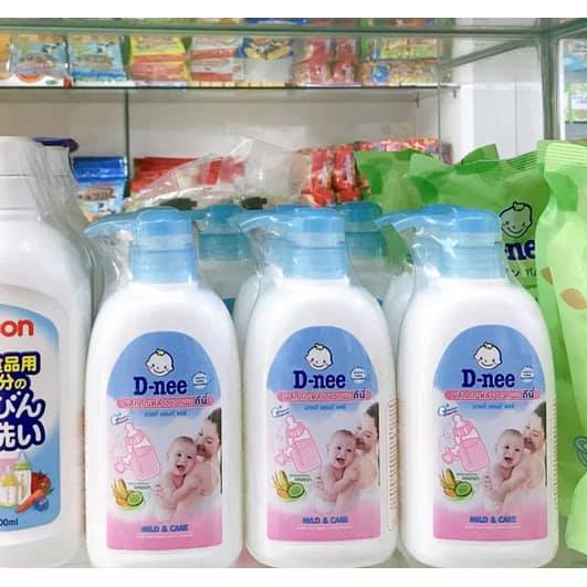Nước rửa bình sữa D-nee dạng chai