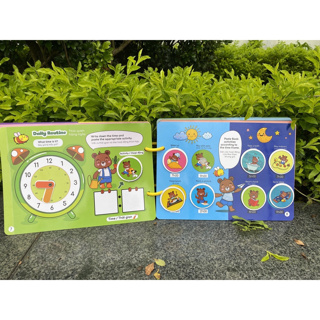 (Tập 2) Bộ 1 quyển học liệu bóc dán Beezi Book, busy book Montessori cho bé.