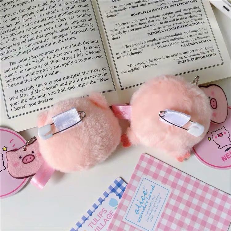 【ready stock】 Ang Lovana Piggy trâm cài đầu Piggy Cặp đôi huy hiệu ghim Dekorasyon ng phụ kiện mặt dây chuyền cặp học sinh