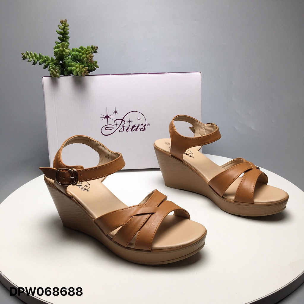 Sandal nữ BlTIS ❤️FREESHIP❤️ Dép quai hậu nữ đế xuồng 7cm quai cài DPW068688