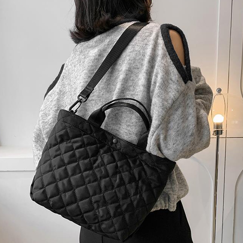 Ielgy Lingge Túi Xách bucket Thêu Chỉ niche Thiết Kế Nhỏ Gọn Dễ Phối Đồ Cho Nữ