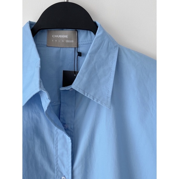 CHUBBIE © PLUM SHIRT Áo sơmi dáng rộng, oversize, phối đường may ngang thân | BigBuy360 - bigbuy360.vn