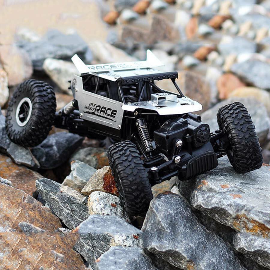 Xe điều khiển từ xa Rock Crawler vỏ kim loại, 2 cầu truyền động, sóng 2.4Ghz tầm xa trên 80m