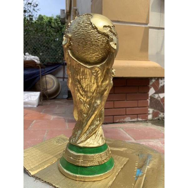 Cúp vàng thể thao bóng đá