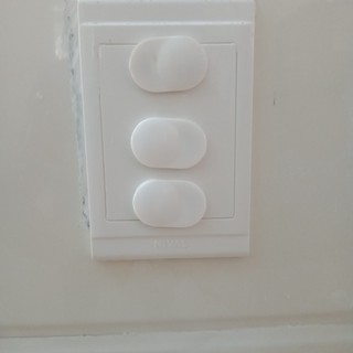 COMBO 10 NÚT BỊT Ổ ĐIỆN 2 CHÂN AN TOÀN