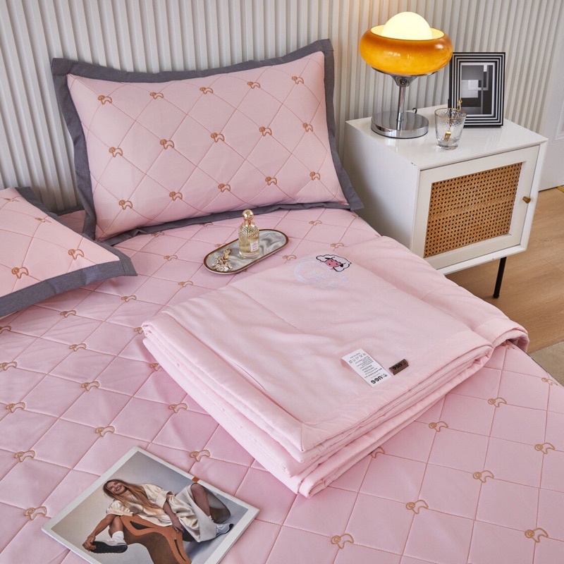 Chăn lụa thun lạnh thương hiệu UGG mềm mại thoáng mát.mền lụa thun lạnh thương hiệu UGG mềm mại