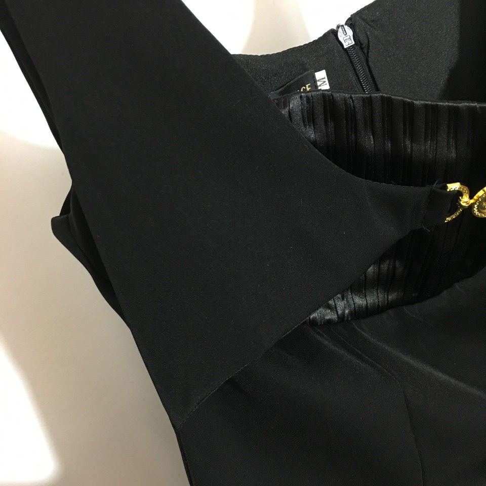 Đầm nữ hai dây thời trang cao cấp Versace thiết kế bó sat, phong cách thu hút