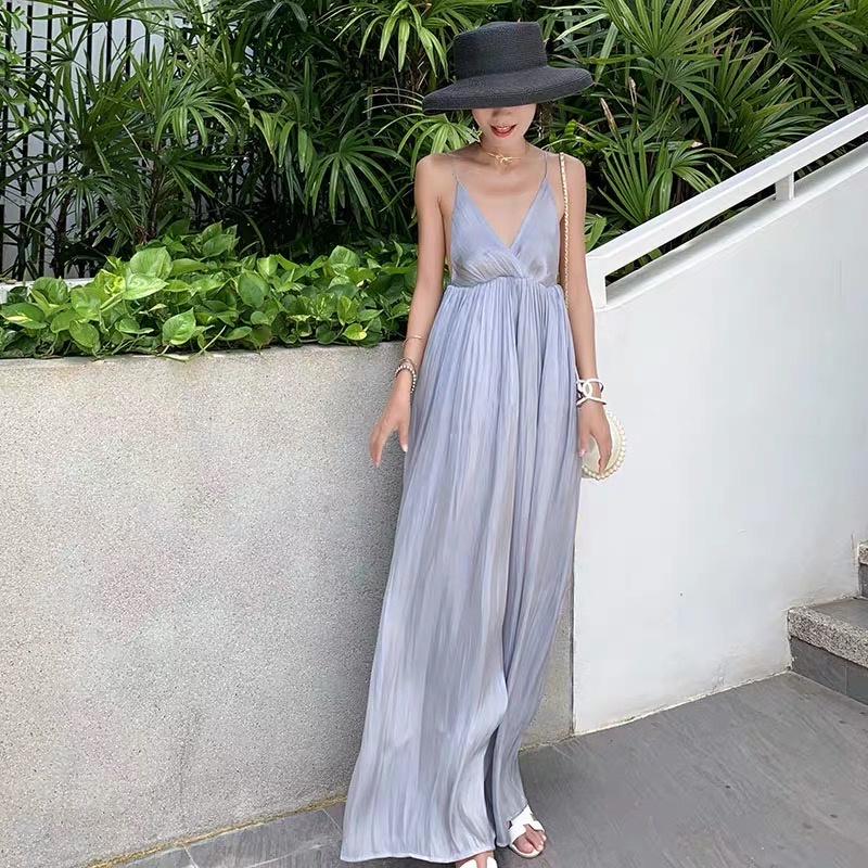 Đầm maxi đi biển váy xoè dập ly cổ V 2 dây hở lưng xanh lam thanh lịch