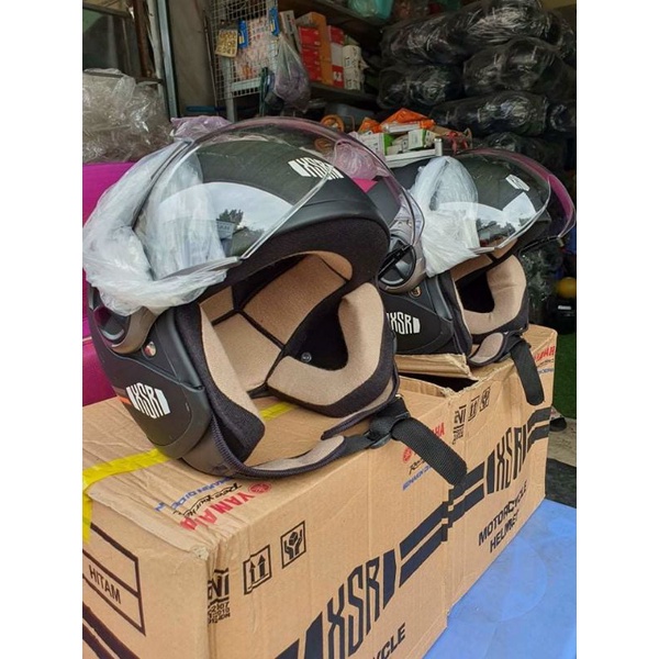 Nón yamaha RSX 3/4 mẫu siêu phẩm.có trầy xước