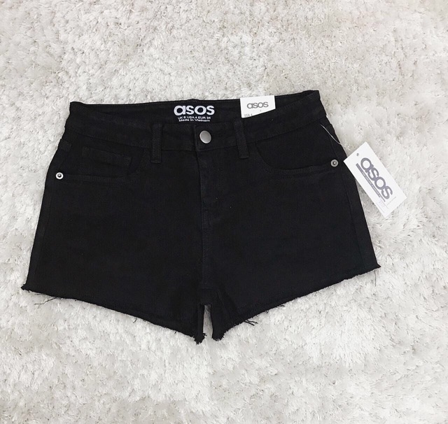 Quần short trắng đen tua lai