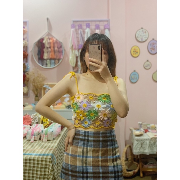 Áo croptop móc len hoa MADEBYTIM