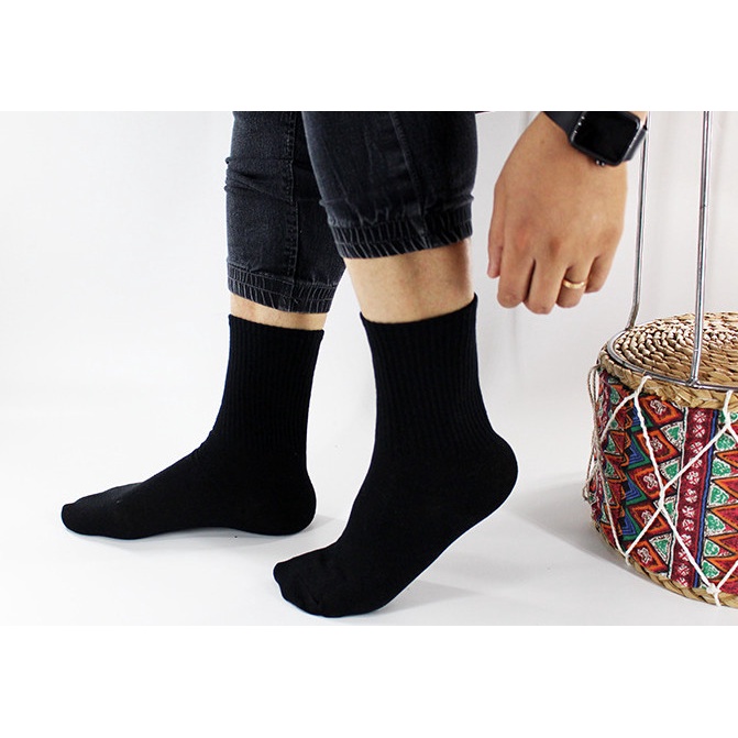 Vớ cotton Trắng Đen cao cổ Nam Nữ phong cách đơn giản, thể thao, năng động.