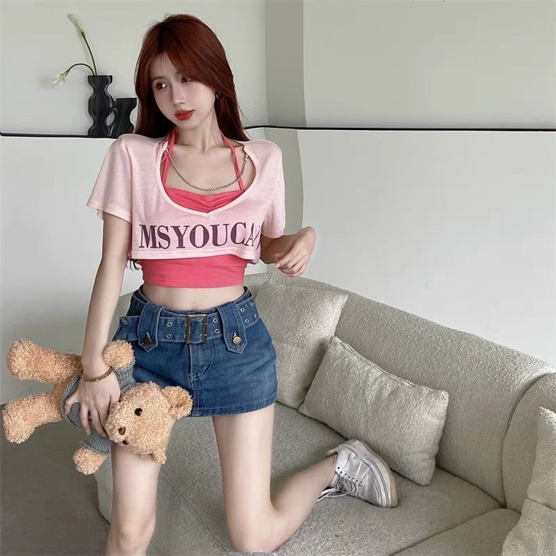 Set hai áo thun croptop kiểu nữ, áo ngoài cổ V ngắn tay in chữ phối xích kèm áo yếm trong choàng cổ - Mã: 739 TV-Fashion